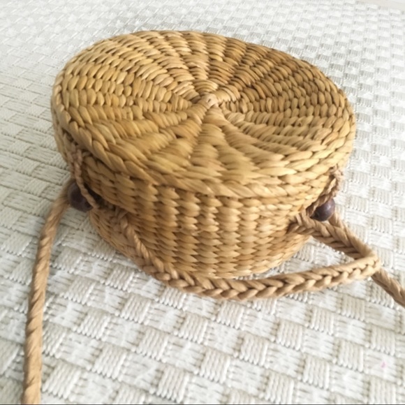 Round Straw Crossbody Bag - Picture 7 of 7